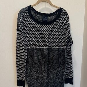 American Eagle Outfitters Black and White Crew Neck Sweater